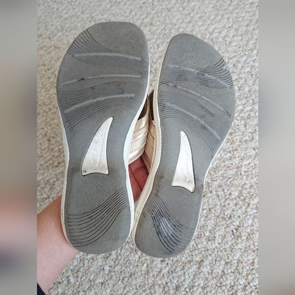 CLARKS Cloudsteppers Brinkley Jazz Sandals size 7M - Picture 13 of 13